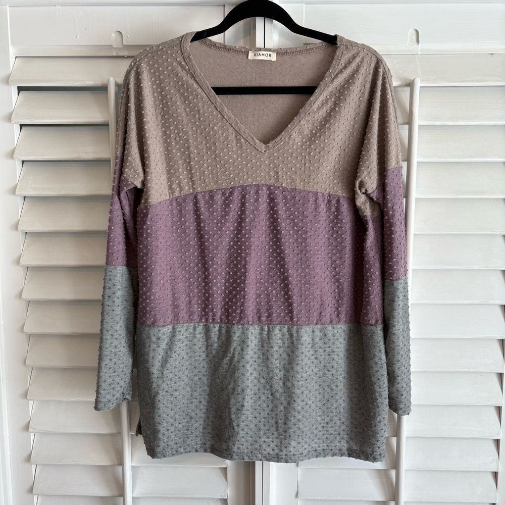 Viamor‎ lavender Swiss Dot Top Size Small